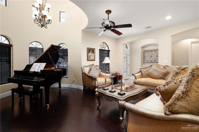 1228 E Agusta Avenue, Mcallen, TX 78503