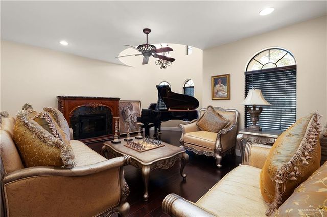 1228 E Agusta Avenue, Mcallen, TX 78503