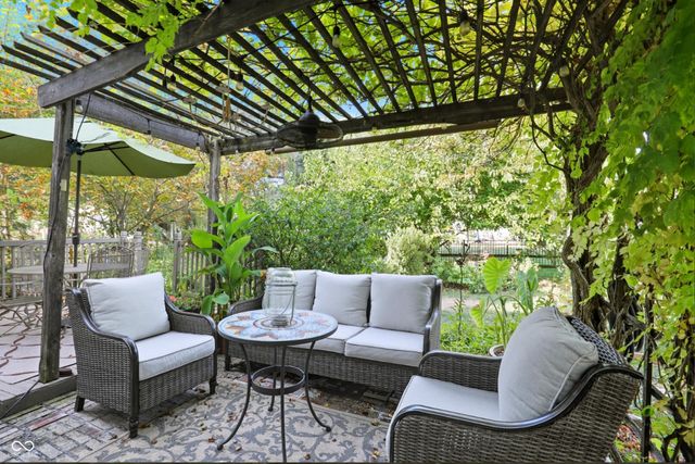 14398 Harrison Parkway, Fishers, IN 46038