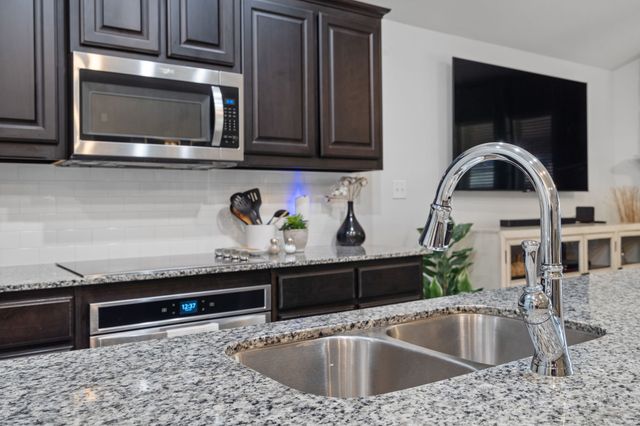 3724 Ranchers Ridge, Krum, TX 76249