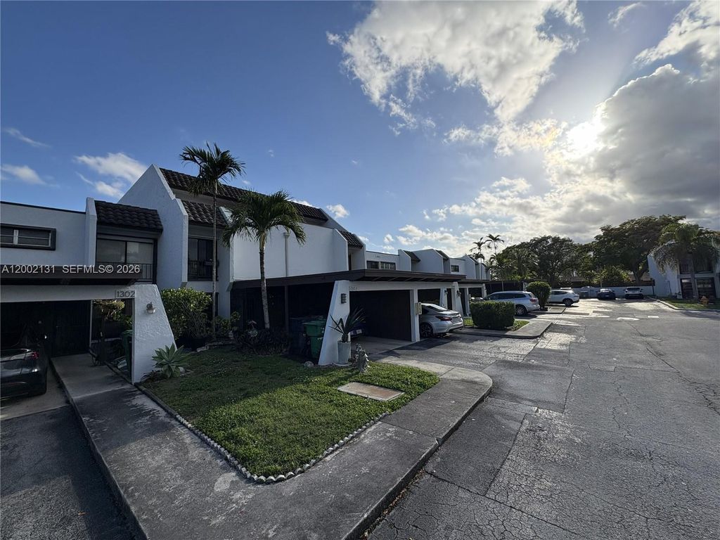 6530 Kendale Lakes Dr 1303, Miami, FL 33183