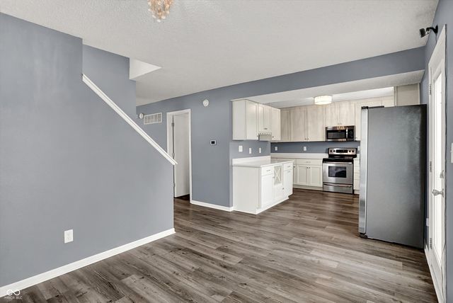 6403 Colonnade Court, Indianapolis, IN 46237