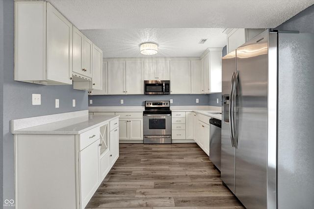 6403 Colonnade Court, Indianapolis, IN 46237