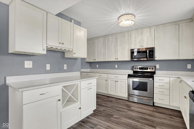 6403 Colonnade Court, Indianapolis, IN 46237