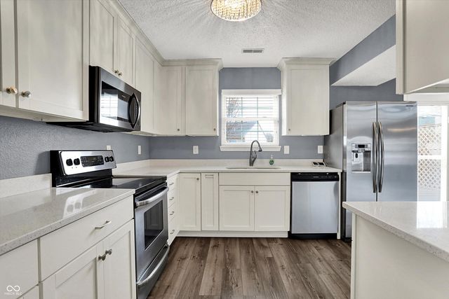 6403 Colonnade Court, Indianapolis, IN 46237