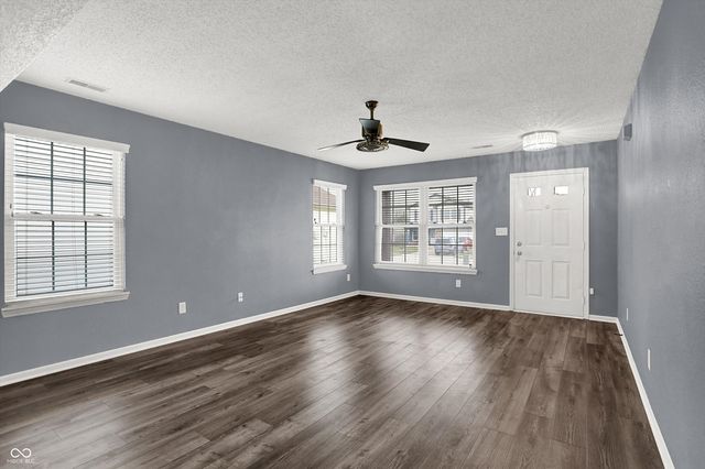 6403 Colonnade Court, Indianapolis, IN 46237