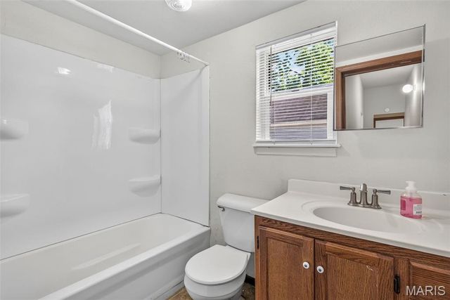 108 N White Oak Street, Desloge, MO 63601