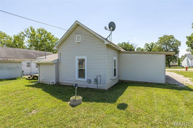 108 N White Oak Street, Desloge, MO 63601