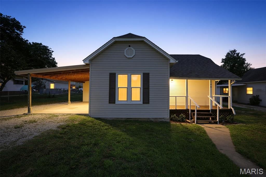 108 N White Oak Street, Desloge, MO 63601