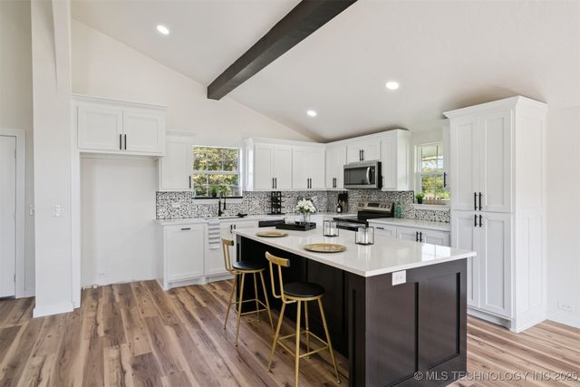 605 S Saltwell Street, Salina, OK 74365