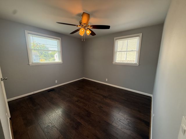 3254 Hinkle Dr, Nashville, TN 37218