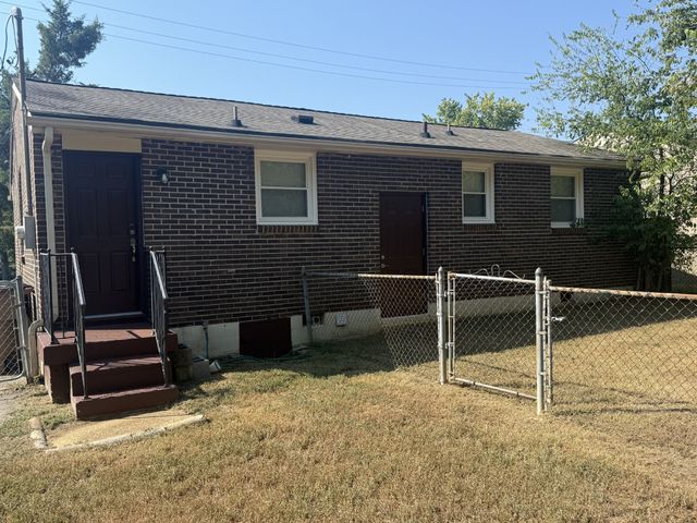 3254 Hinkle Dr, Nashville, TN 37218