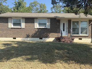 3254 Hinkle Dr, Nashville, TN 37218