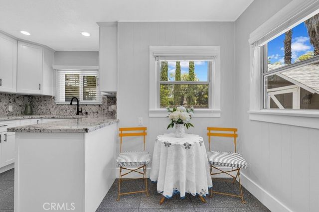 527 University Place, Redlands, CA 92374