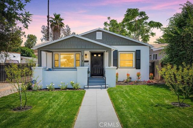 527 University Place, Redlands, CA 92374