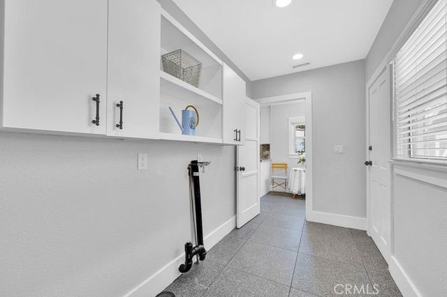 527 University Place, Redlands, CA 92374