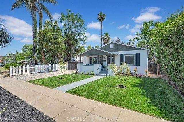 527 University Place, Redlands, CA 92374
