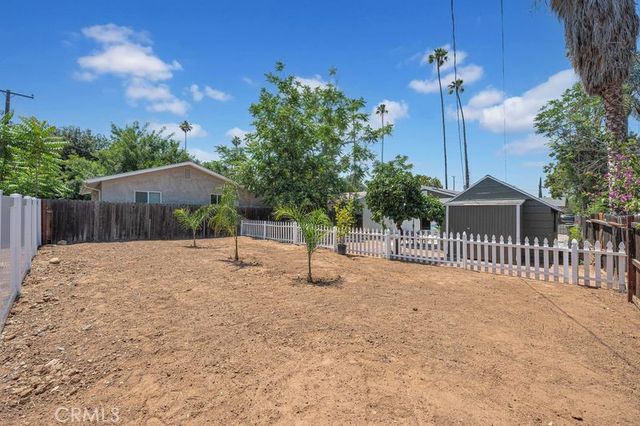 527 University Place, Redlands, CA 92374