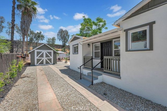 527 University Place, Redlands, CA 92374