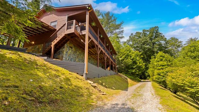 815 Smokey Hollow Drive, Murphy, NC 28906
