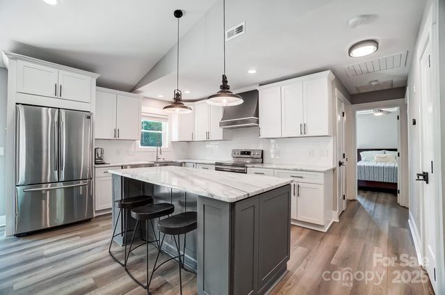 3612 Cobbleridge Drive, Charlotte, NC 28215