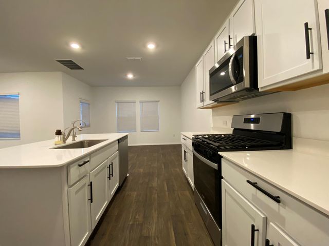 12320 Silversmith LN, Mustang Ridge, TX 78610
