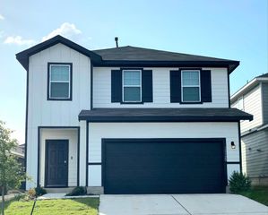 12320 Silversmith LN, Mustang Ridge, TX 78610