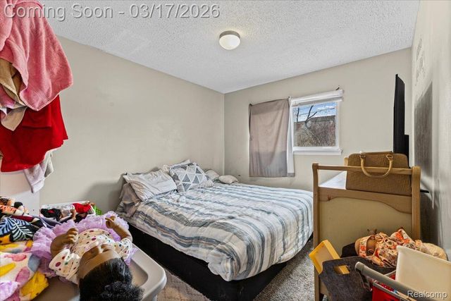 223 Victory Drive, Pontiac, MI 48342