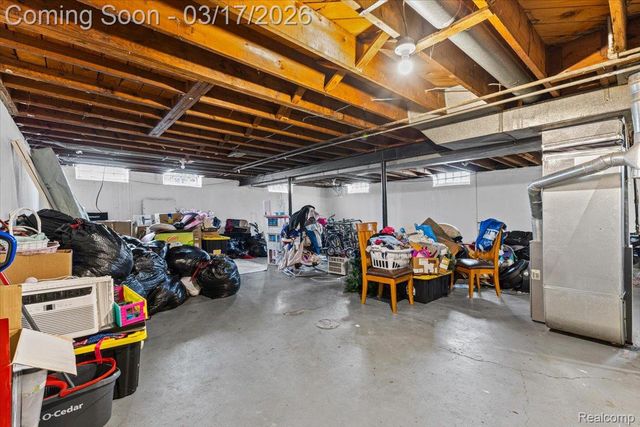 223 Victory Drive, Pontiac, MI 48342