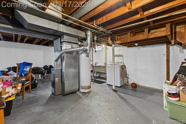 223 Victory Drive, Pontiac, MI 48342