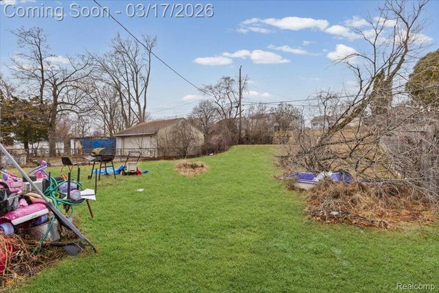 223 Victory Drive, Pontiac, MI 48342