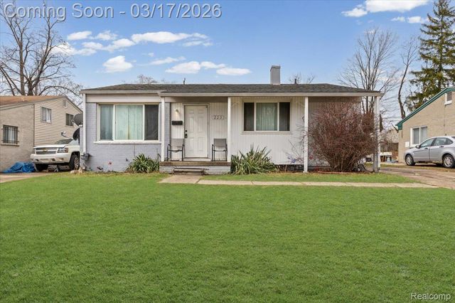 223 Victory Drive, Pontiac, MI 48342