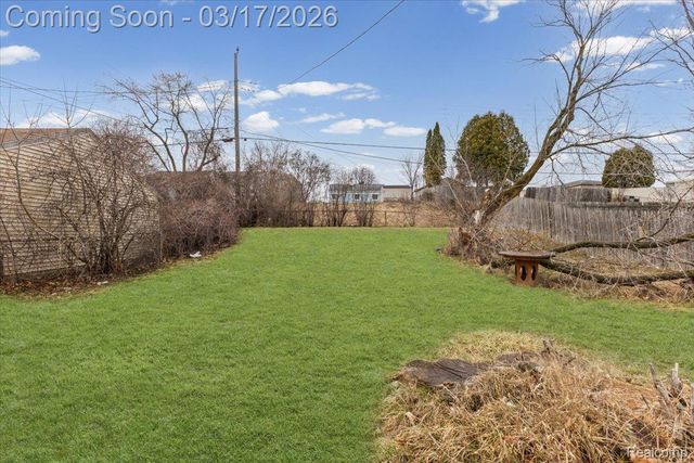 223 Victory Drive, Pontiac, MI 48342