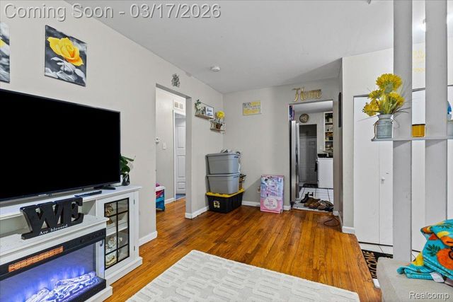 223 Victory Drive, Pontiac, MI 48342