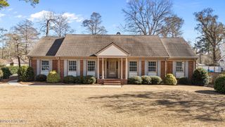 302 W Wilson Creek Drive, New Bern, NC 28562