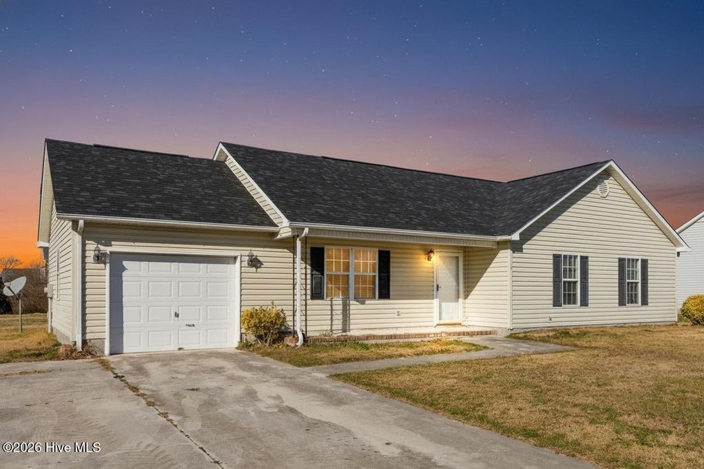 119 Annie Road, Richlands, NC 28574