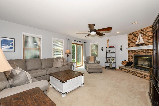 371 Frost DRIVE, Williams Bay, WI 53191