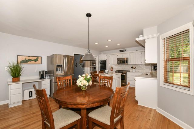 371 Frost DRIVE, Williams Bay, WI 53191