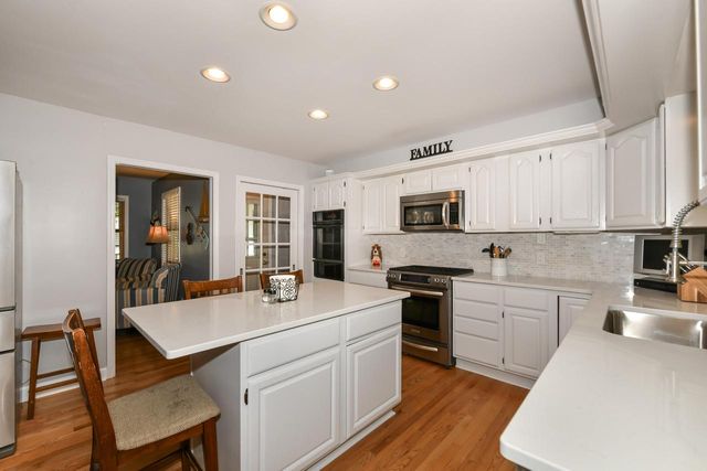 371 Frost DRIVE, Williams Bay, WI 53191