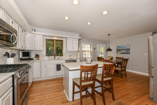 371 Frost DRIVE, Williams Bay, WI 53191