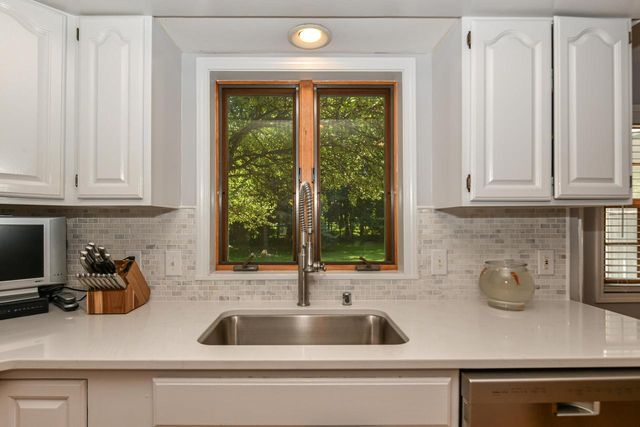371 Frost DRIVE, Williams Bay, WI 53191
