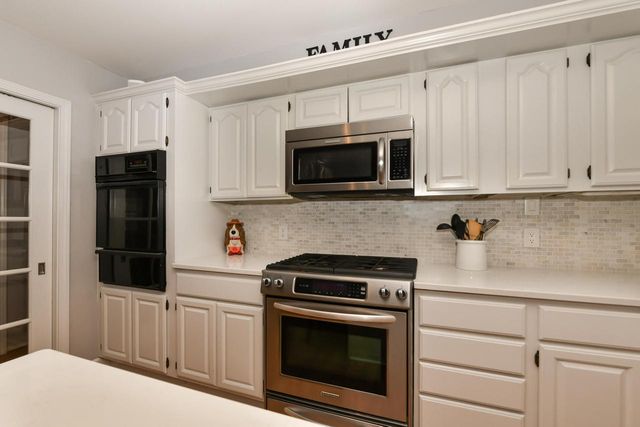 371 Frost DRIVE, Williams Bay, WI 53191