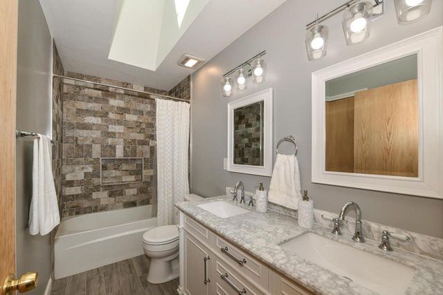 371 Frost DRIVE, Williams Bay, WI 53191