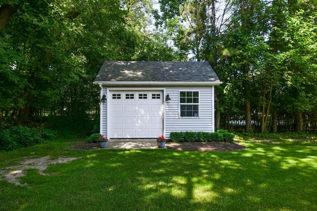 371 Frost DRIVE, Williams Bay, WI 53191