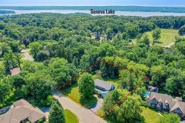 371 Frost DRIVE, Williams Bay, WI 53191