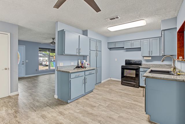 4716 Kyle Drive, Balch Springs, TX 75180
