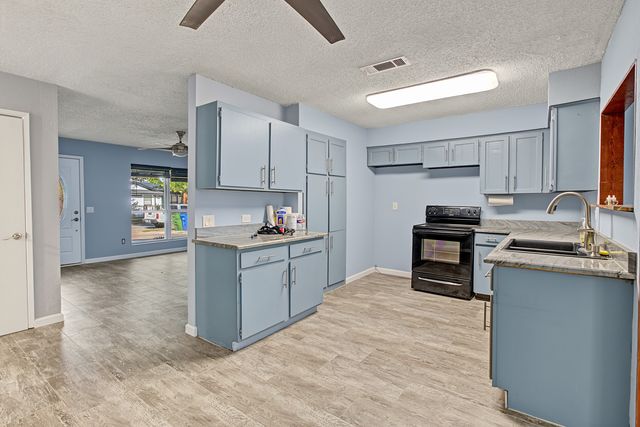 4716 Kyle Drive, Balch Springs, TX 75180