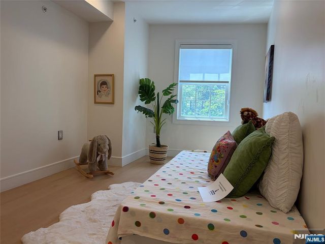 627 Valley Road F, Montclair, NJ 07043