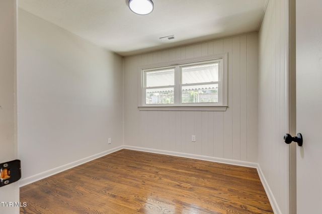 203 Hickory Road, Bristol, TN 37620