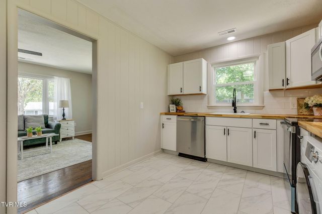 203 Hickory Road, Bristol, TN 37620